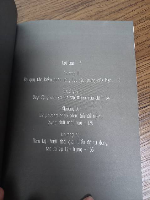 Những lầm tưởng về sự tập trung bấy lâu nay, nhờ đọc sách này mà được giải mã. Sách không đi sâu vào những nghiên cứu, chỉ giới thiệu sơ qua và chủ yếu giới thiệu những phương pháp.