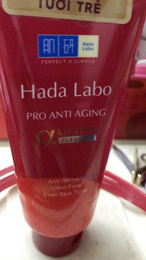 Nhân viên giao hàng nhanh 
Shop gói hàng kỹ lưỡng 
Nhưng sản phẩm ko đầy ( khoảng 3/4 chai)
Sữa rửa mặt ổn cho da mặt  , có chất lượng tốt, chắc cũng có chống lão hoá Nhân viên giao hàng nhanh 
Shop gói hàng kỹ lưỡng 
Nhưng sản phẩm ko đầy ( khoảng 3/4 chai)
Sữa rửa mặt ổn cho da mặt  , có chất lượng tốt, chắc cũng có chống lão hoá