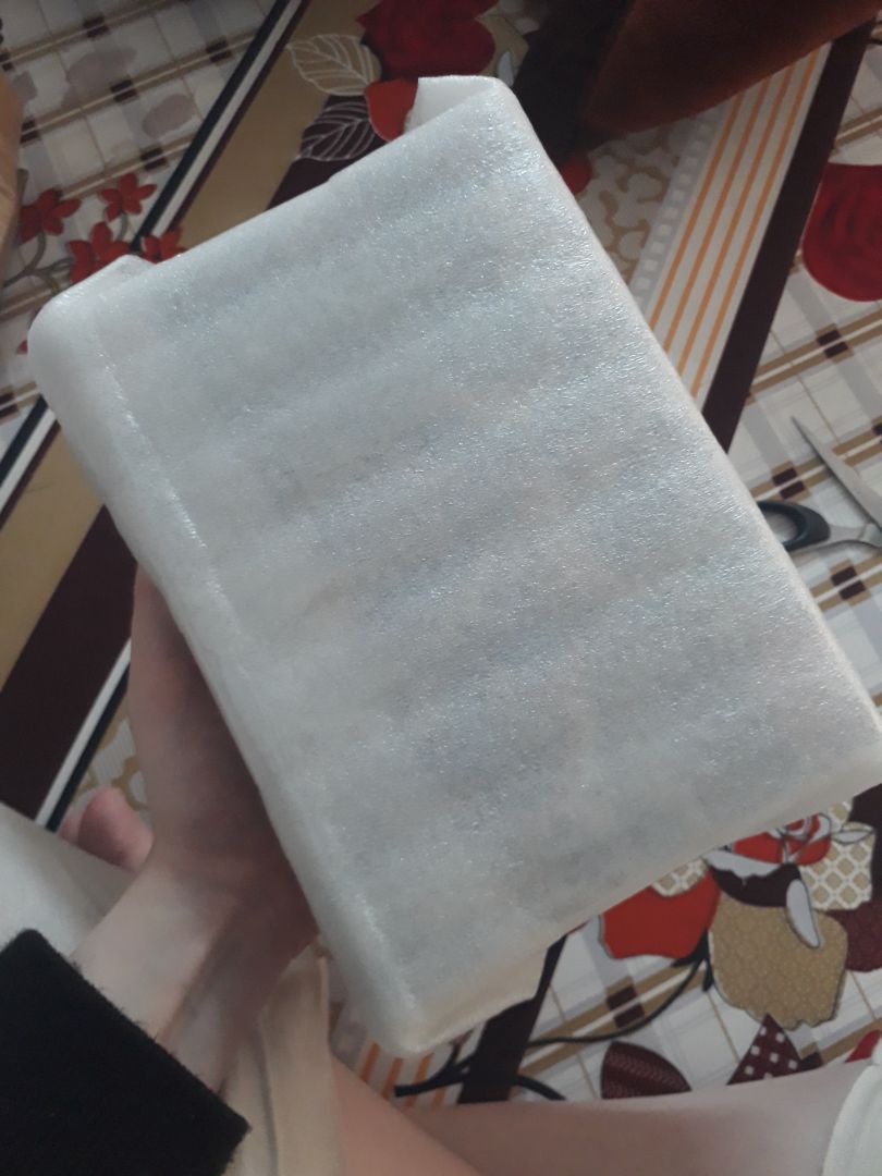 _ Giao hàng sớm hơn dự kiến 1 ngày, shipper dễ thương, đã quen giao hàng cho mình mỗi tháng nên cũng ko xa lạ nữa
_ Sách đóng gói chưa ưng mắt lắm nhưng được cái chắc chắn, cẩn thận. 
_ Bìa sách đẹp, hơi bụi, nội dung chỉ mới xem qua nhưng hợp với mình