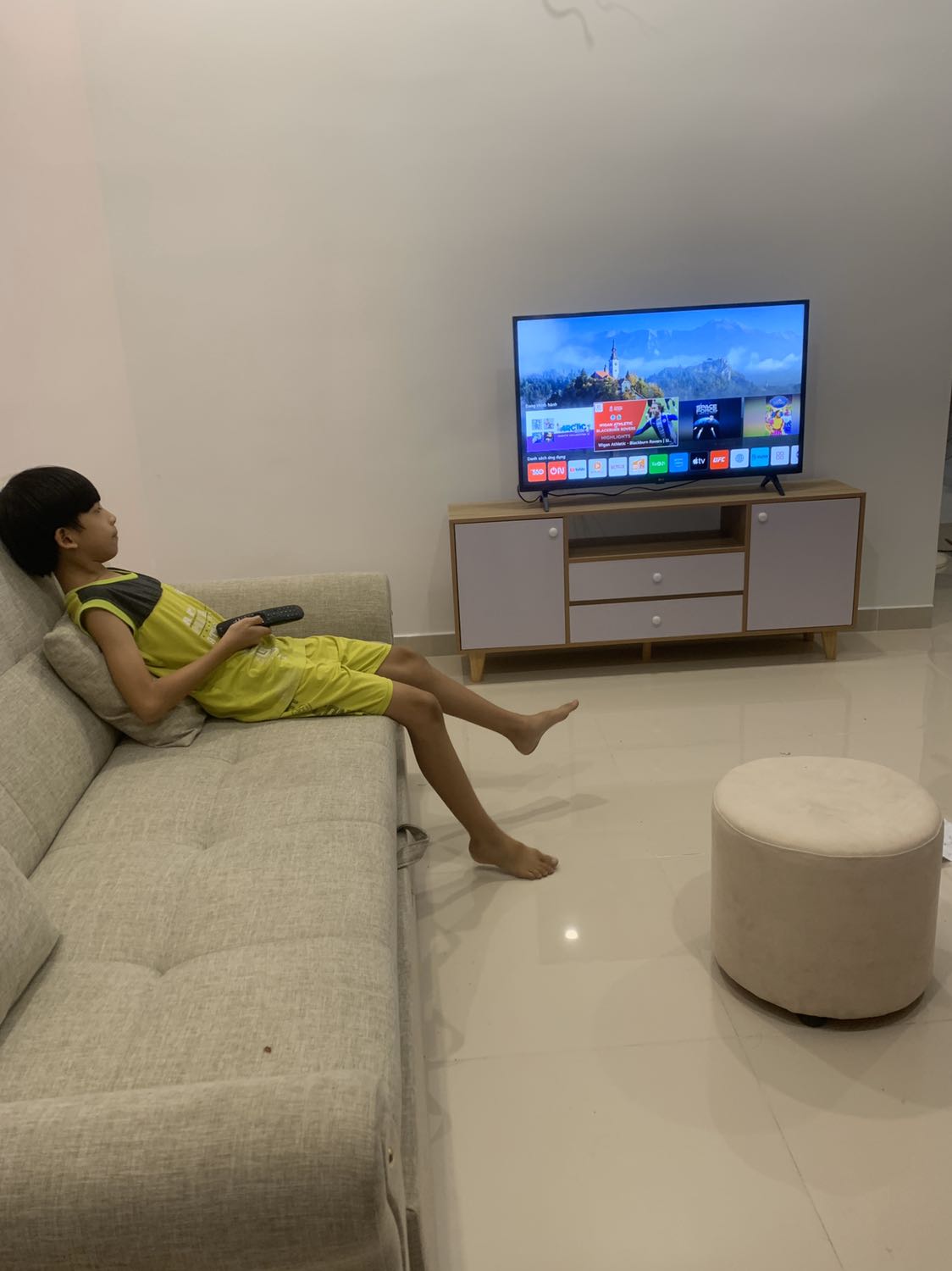 Kệ đẹp, giá tốt, lắp hơi lâu, nhưng có hứơng dẫn rõ ràng nên chơi trò lắp ráp cũng vui. nếu giao hàng nhanh hơn thì sẽ hài lòng hơn nữa Kệ đẹp, giá tốt, lắp hơi lâu, nhưng có hứơng dẫn rõ ràng nên chơi trò lắp ráp cũng vui. nếu giao hàng nhanh hơn thì sẽ hài lòng hơn nữa