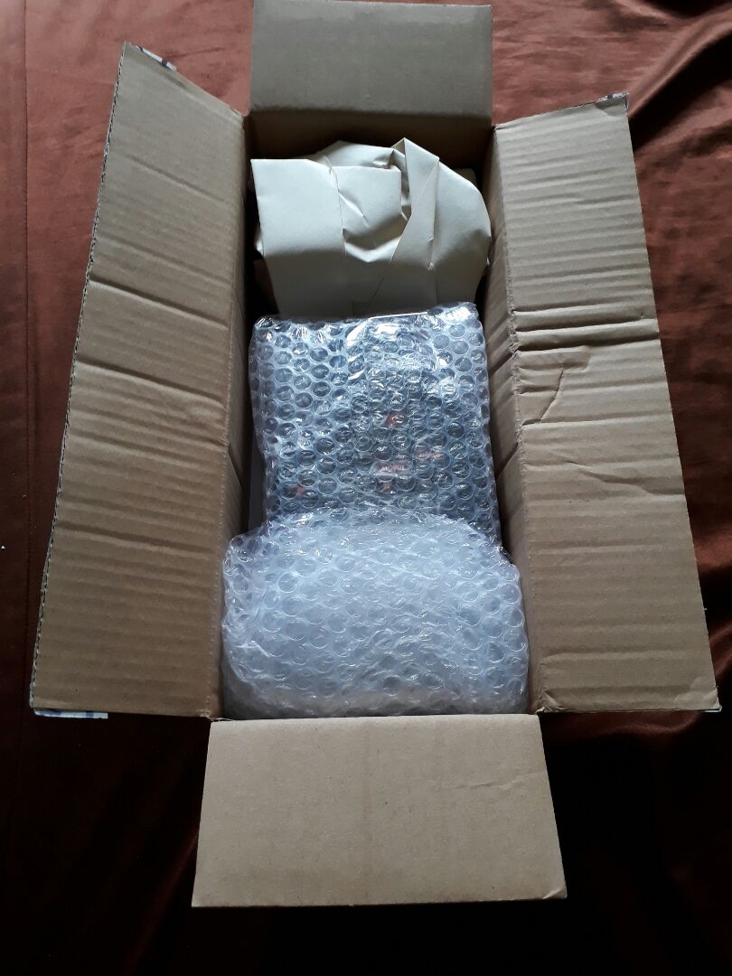 Hàng chính hãng săn sale giá quá tốt, nhớt này chạy cực bốc và mượt mà ở tua máy cao. Thích hợp chạy liên tục mà nhớt vẫn màu xanh ko bị đen.