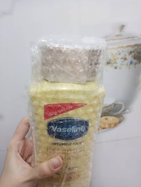 Mình thích dùng vaseline nên mua lại, đóng gói kĩ càng nên cho 5 sao
