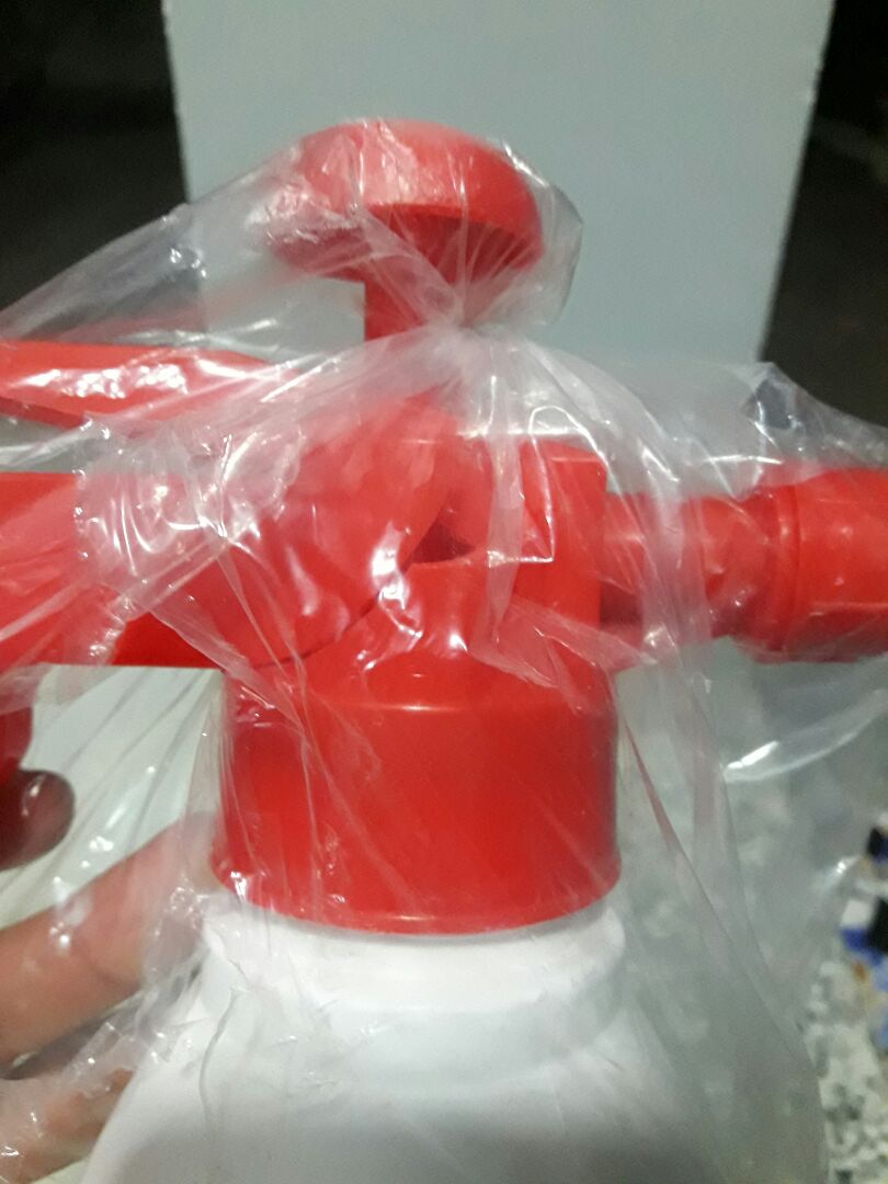 bình xịt mình mới nhận được lúc chiều.. về mở hộp đã thấy bị nứt bể phần đầu bình, sản phẩm vẫn còn nguyên trong bao chưa khui ra.. mong tiki đổi lại sp mới giúp mình!! cảm ơn!!