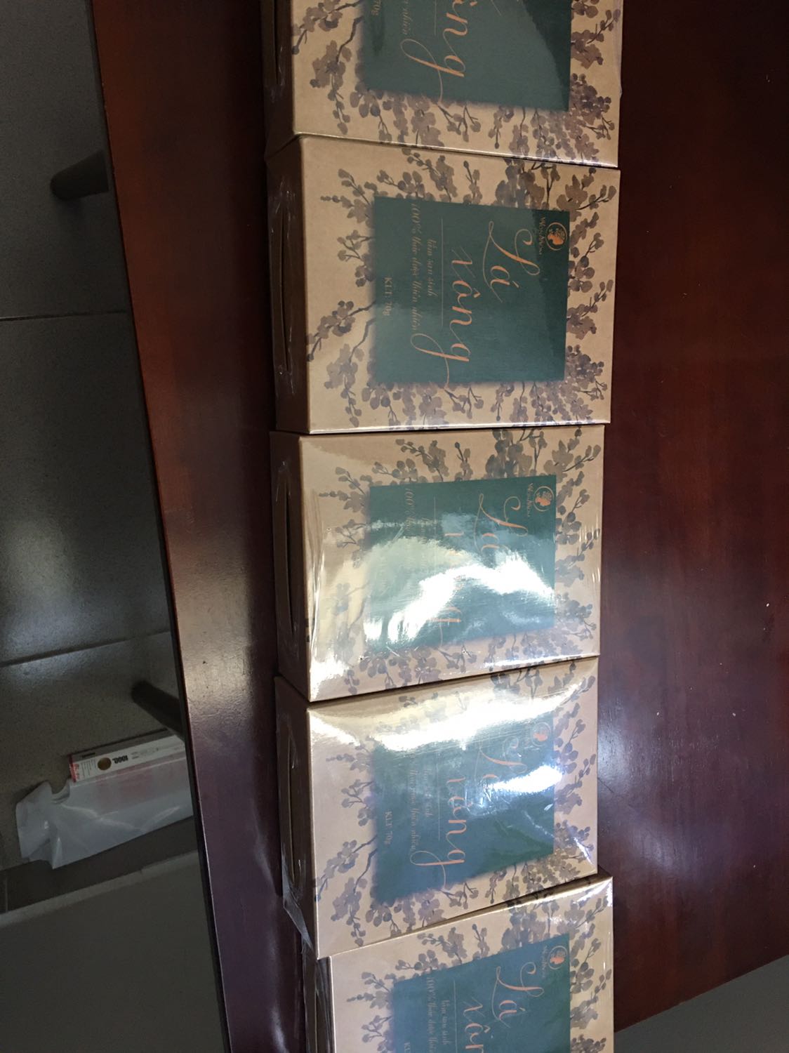 Nhận hàng đúng thời gian dự kiến. Lá xông rất là thơm. Chưa sử dụng nên chưa biết công dụng thế nào.
Cảm ơn tiki đã giao hàng nhanh chóng và đầy đủ
Zzz zzz zzz ccc xxx xx ss d fjkk kkkk zzz mmmm zzz dd fff w rdr â. Gh jkk đ ccc