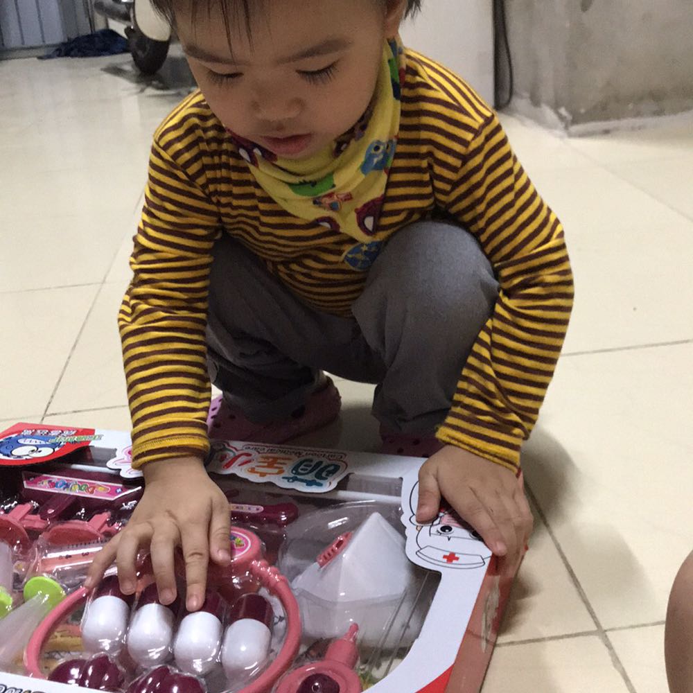 Shop giao nhầm mẫu nhưng đã gọi xử lý nhanh chóng hợp lý. Chứng tỏ dịch vụ cũng khá tốt. Bộ này cũng đẹp con m thích