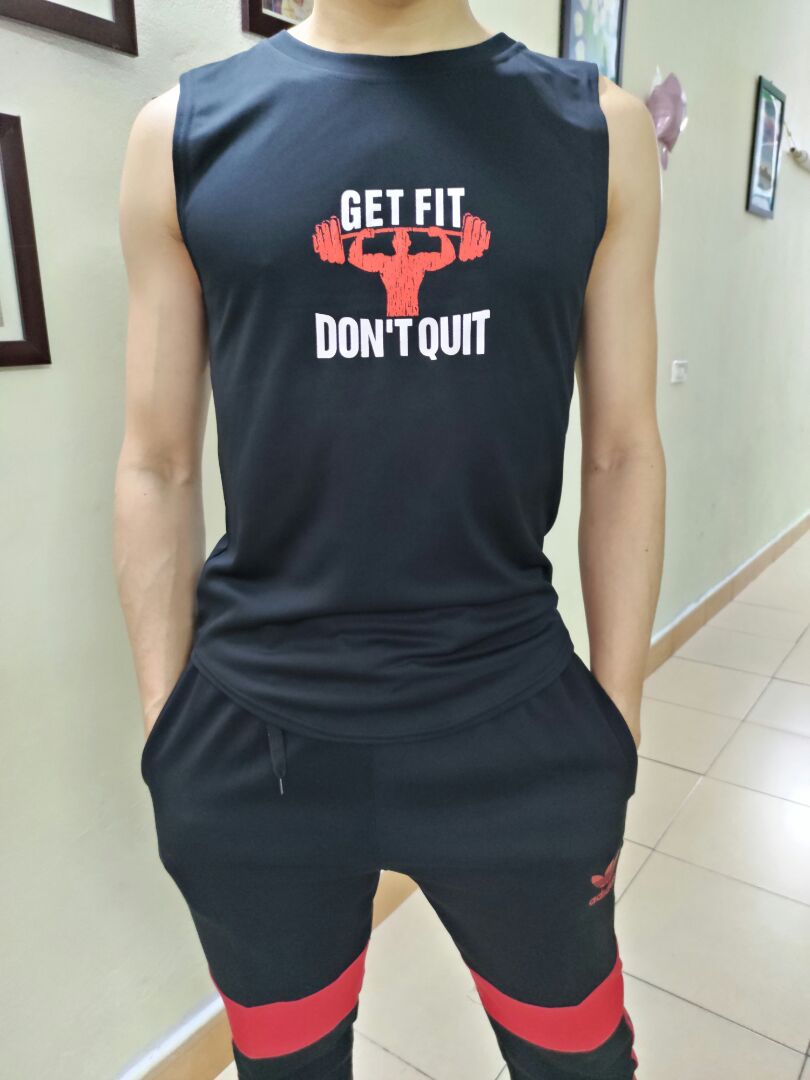 Áo rẻ mà mặc lên form đẹp, vạt áo bầu nhìn ok. Vải thoáng khí mát mẻ, nên mua nhé mọi nguời. Áo rẻ mà mặc lên form đẹp, vạt áo bầu nhìn ok. Vải thoáng khí mát mẻ, nên mua nhé mọi nguời.