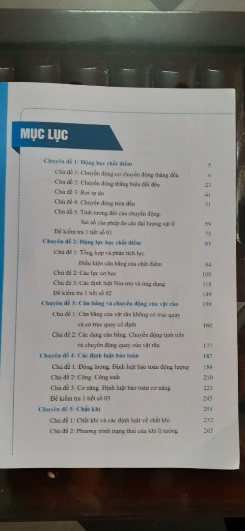 sách giao hàng trước 1 ngày , chất lượng sách tốt , hữu ích cho môn học vật lí