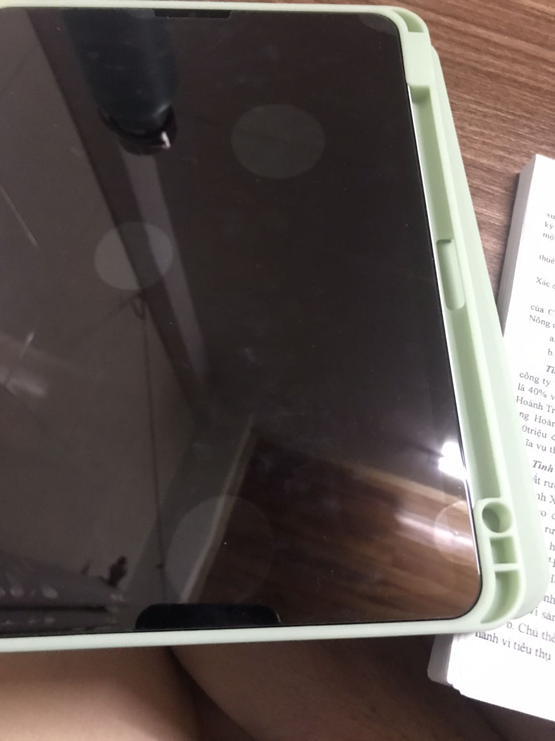 Kính cường lực không tốt chưa ăn hết màn hình Kính cường lực không tốt chưa ăn hết màn hình