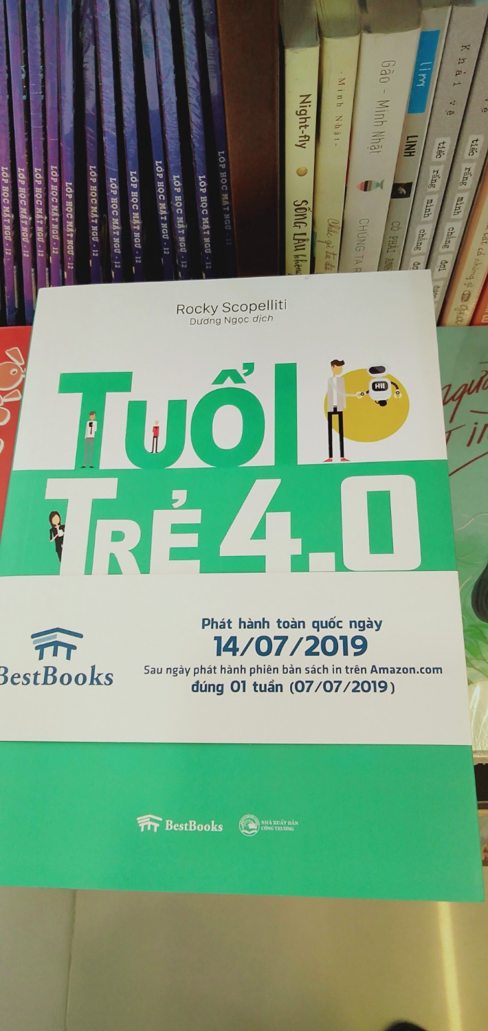 Tuổi Trẻ 4.0- Hiểu rõ về thế hệ trẻ trong thời đại 4.0 để phát triển doanh nghiệp bền vững- Rocky Scopelliti.
Chúng ta đang sống trong thời đại thay đổi mạnh mẽ. Làm sao để tăng cường khả năng thích nghi trong một thế giới thay đổi mạnh mẽ. Thay đổi tự thân nó không có gì mới mẻ, nhưng tần suất, tốc độ và tác động của thay đổi ngày nay chưa từng có. Thế hệ Millennials đã dần có ý thức về cuộc sống dài trăm năm và đang xây dựng kế hoạch theo đó. Dữ liệu trở thành năng lượng của thế kỷ 21, chủ yếu bắt nguồn từ đô thị hóa. Trí tuệ có thể dự đoán và phát triển nhân tạo. Các chu trình và dịch vụ sống được tự động hóa. Cách mạng công nghiệp lần thứ tư gia cố thêm các hệ vật lý, số học và sinh học của chúng ta.