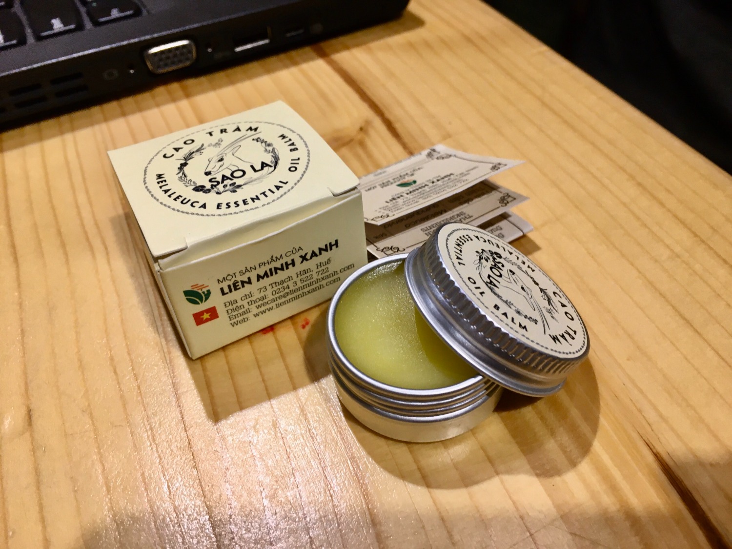 Hài lòng về chất lượng sản phẩm, mùi thơm dễ chịu, lưu hương lâu, dùng tốt cho trẻ nhỏ và tiện lợi có thể mang theo khi ra ngoài. Hài lòng về chất lượng sản phẩm, mùi thơm dễ chịu, lưu hương lâu, dùng tốt cho trẻ nhỏ và tiện lợi có thể mang theo khi ra ngoài.