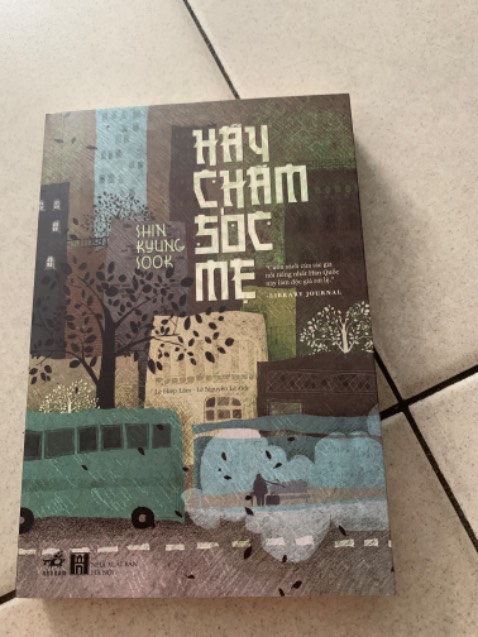 Sách đẹp, chất lượng giấy tốt (mình chỉ vuồn là không tặng bookmark🥲). Giao nhanh cực kỳ, mới đặt qua mà nay đã có hàng rồi💯
Về nội dung thì mình nghe review thấy cũng hay nên mua về đọc thử xem sao.