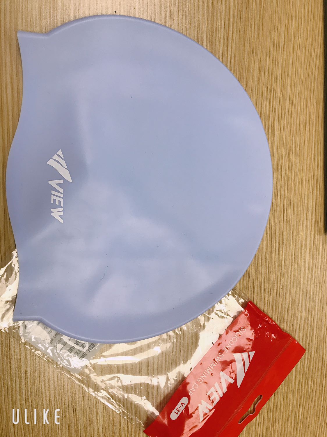 Mũ đẹp, màu xanh dễ thương. Đội chặt vừa khít đầu. Ai tóc dài búi to sợ không vừa. Mũ đẹp, màu xanh dễ thương. Đội chặt vừa khít đầu. Ai tóc dài búi to sợ không vừa.