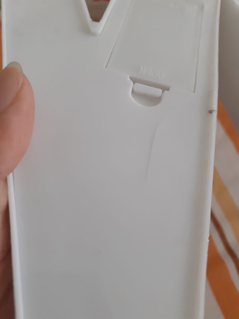 Tôi nói thật không có ý chê Tại sao hàng gửi về lại bị bể Tôi không thích điều này một là hoàn tiền cho tôi hay là phải đưa cho tôi một cái mới mà nó lại còn đóng gói không kỹ càng Tôi thật sự rất không hài lòng với Tiki ra cho lắm