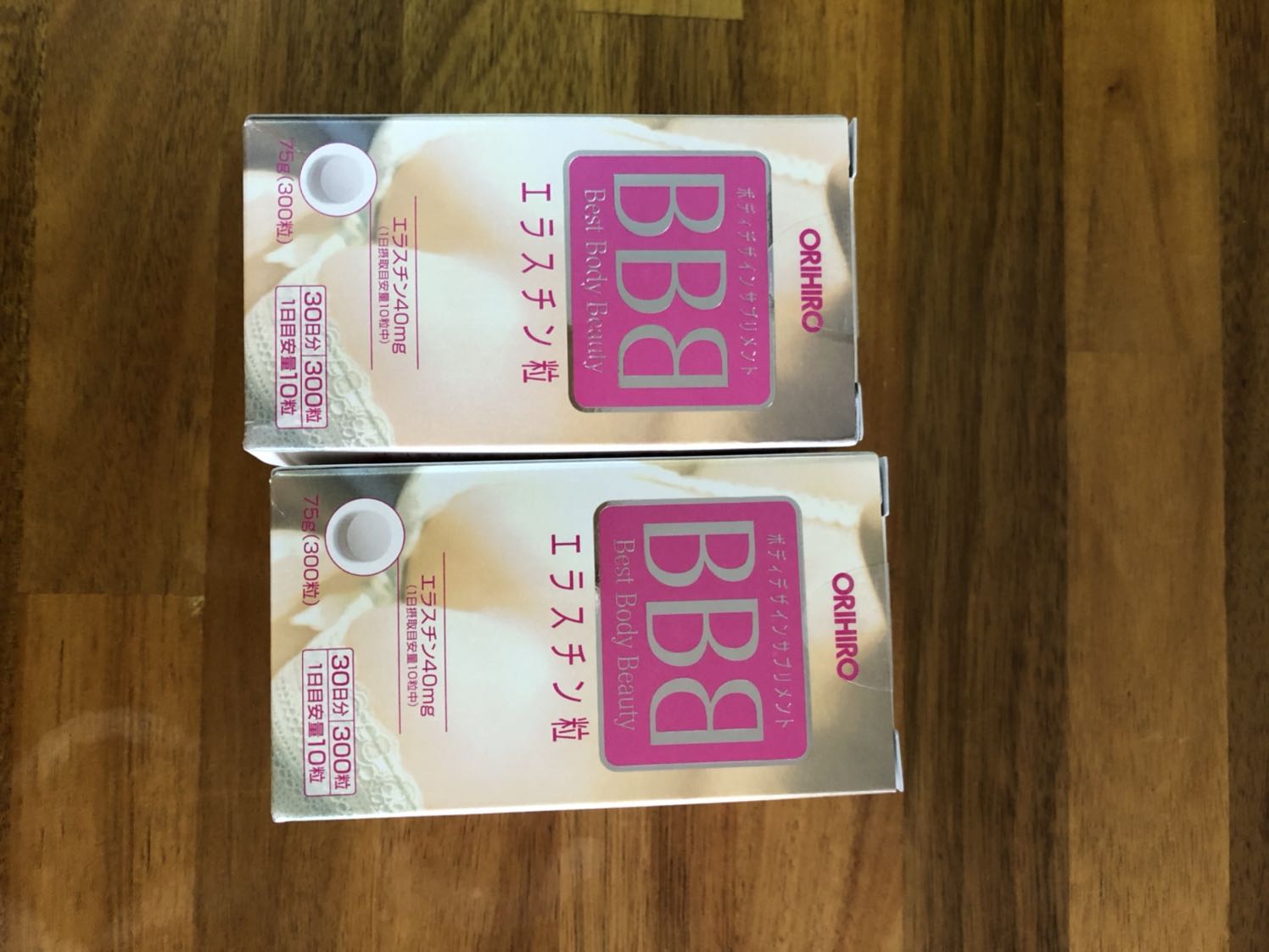 Mình mua 1 lần trên *** mall, lần này mua tiki thấy cảm quan khá giống lần mua trc, 2 hộp thì 1 hộp có nhãn phụ, mua đợt sale 9/9 được giảm 70k, cảm ơn tiki