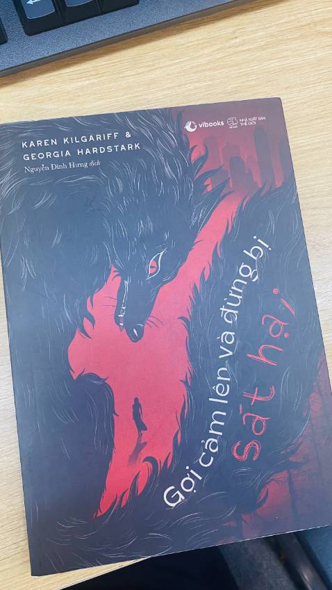 Thiết kế sách rất đẹp. Ở ngoài sách còn đẹp hơn trong hình. Sách nội dung ngắn nhưng rất thú vị và cho mình nhiều suy nghĩ. Sách phù hợp với mọi người nhưng phụ nữ vẫn nên đọc hơn, vì cuốn sách này viết để giúp phụ nữ biết cách bảo vệ bản thân. Tiki giao hàng nhanh, đóng gói đẹp, sách đến tay rất đẹp. Xin cảm ơn