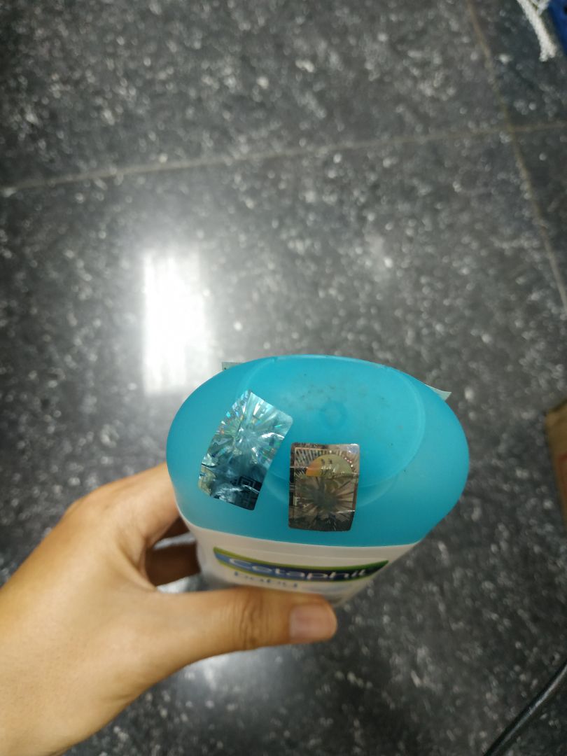 Hạn sử dụng chỉ còn 5 tháng/ tổng thời hạn là 29 tháng, bề ngoài dính bẩn, và đây là sản phẩm cho trẻ em. Chưa bao giờ đánh giá 1 sao trên Tiki, lần này là rất thất vọng!