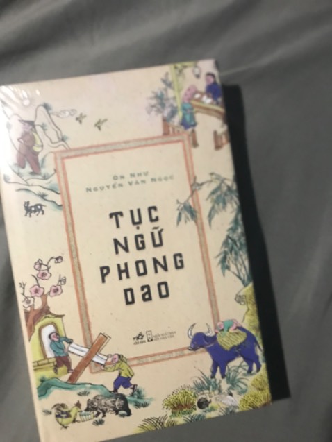 Sách bìa cứng chắc chắn bao bọc rất ổn. Hạn chế là sách biên tập dài trải khá tốn giấy. Nên can chỉnh gọn lại thì ok hơn. Nhìn chung thích hợp cho ai sưu tầm và tra cứu.