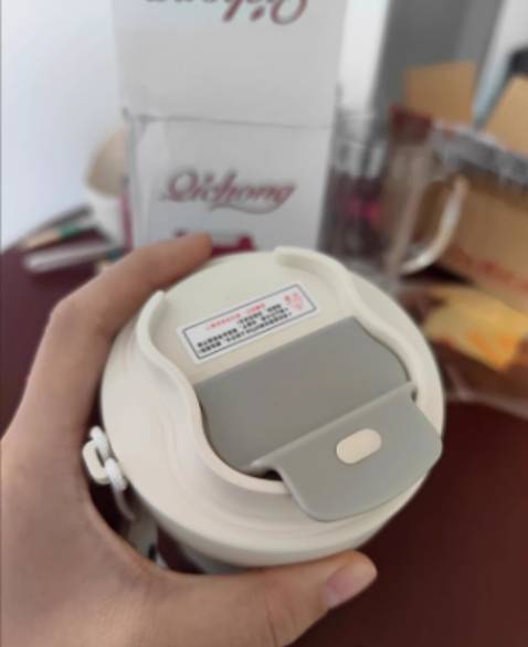 Ly đẹp giống hình, giữ nhiệt tốt, dung tích giống mô tả shop đăng,  nói chung mình hài lòng giá cả và dịch vụ bên shop, like