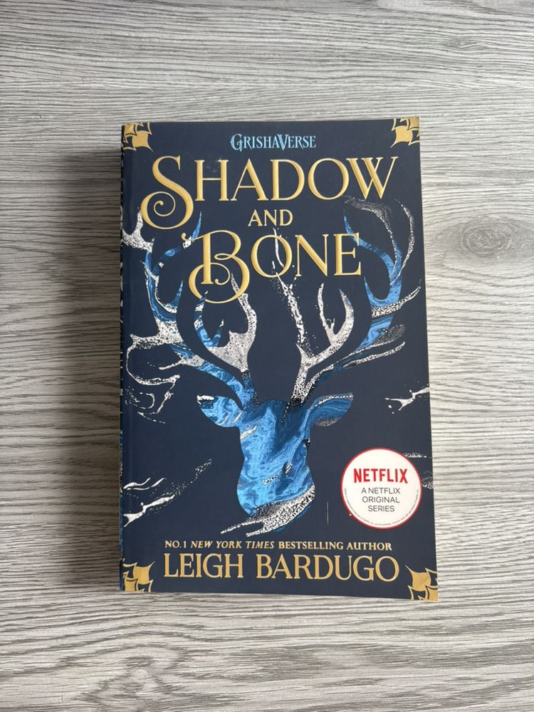 Mua cỡ 200 hoi :v chất lượng bìa okey mà spine UK hơi cứng. Mua cỡ 200 hoi :v chất lượng bìa okey mà spine UK hơi cứng.