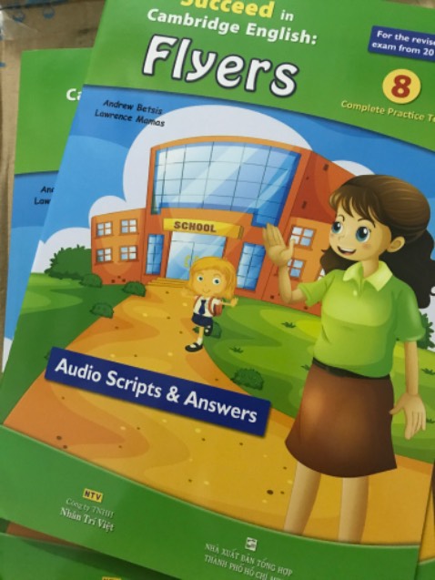 sách in nét, có kèm CD,giao hàng nhanh sách k bị móp méo