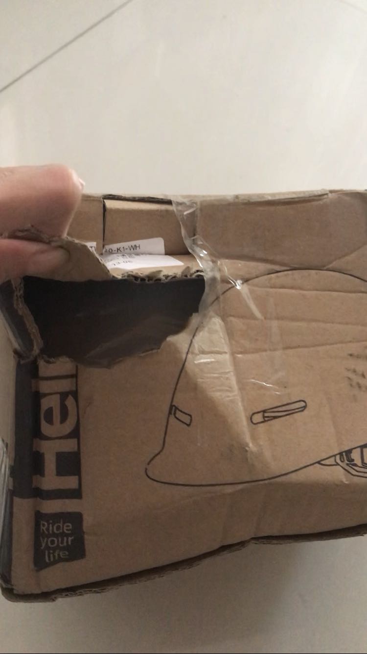 Chất nón tạm ổn. Đội mát, nhẹ. 
Nón đóng gói sơ sài, vận chuyển từ nước ngoài về mà không chèn mút đệm. Hộp bể vỡ, hên là không trầy xước nón ở trong.