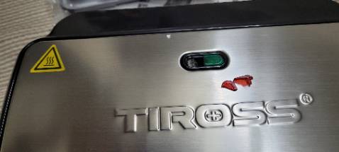 Cảm giác như hàng cũ,bao bì rách, tập hdsd  nhăn nheo,bể đèn báo