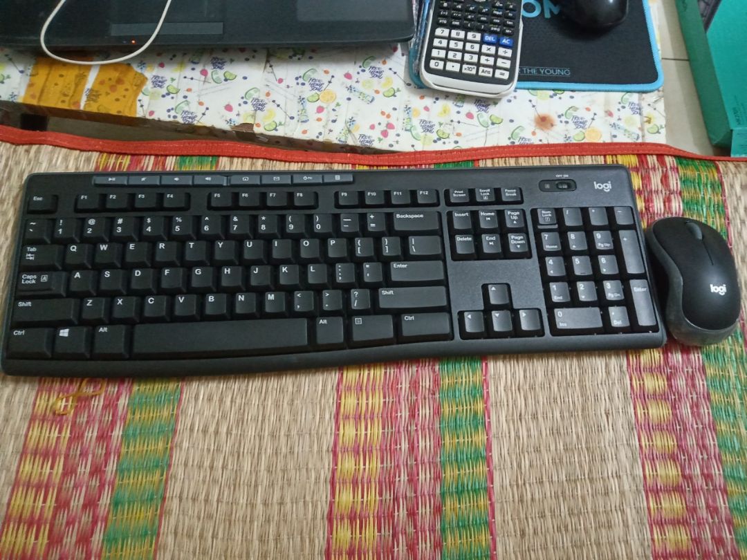 Định là đánh giá 1 sao vì cách thức làm việc của TIKI. Mình đã nhận sản phẩm nhìn chung rất ổn, sau khi check kĩ mình đã có nt shop nhờ hỗ trợ, shop đã phản hồi và nhờ mình báo với TIKI. Nhưng mình đã báo và chờ 5 ngày rồi, vẫn không có bất kì bộ phận xử lý nào của TIKI liên hệ giải quyết hay đổi trả hàng cho mình. Cả nt và gọi lên tổng đài đều kêu đợi. THẬT SỰ RẤT THẤT VỌNG VỀ CÁCH LÀM VIỆC VÀ XỬ LÝ NÀY CỦA TIKI. MÌNH YÊU CẦU TIKI XỬ LÝ ĐƠN HÀNG SẢN PHẨM LỖI NÀY NHANH GIÚP MÌNH. CẢM ƠN