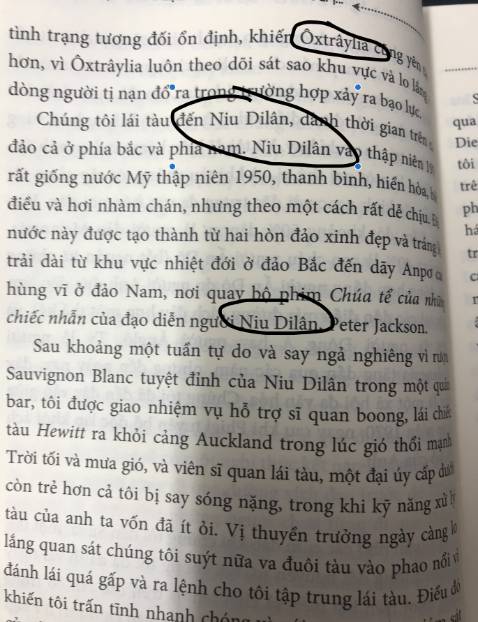 Mới đọc vài trang đầu mà thấy năm 2023 rồi còn đi dịch các tên riêng tiếng Anh kiểu này.