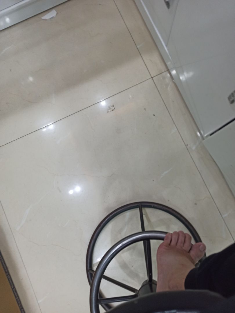 giao hàng khác. thôi đành vậy hởi buồn hơi chán như con gián.tiki càng ngày càng buồn