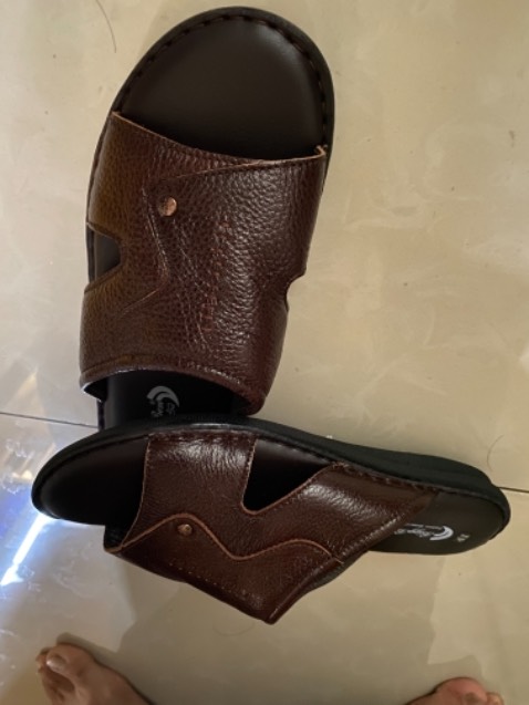 Dép đi êm chân, đế hơi nặng nhưng mềm mại,, giá cả hợp lý