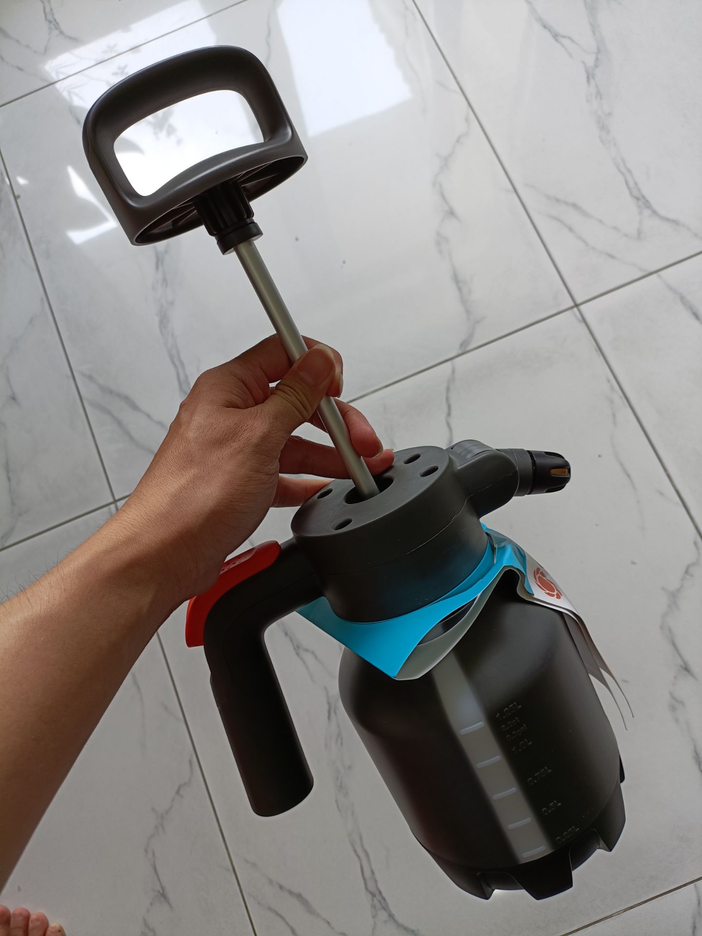 sản phẩm chắc chắn, nhìn đẹp và chất lượng. thiết kế chỉnh chu, phù hợp dùng cho những cây ưa ẩm cần sương nhiều