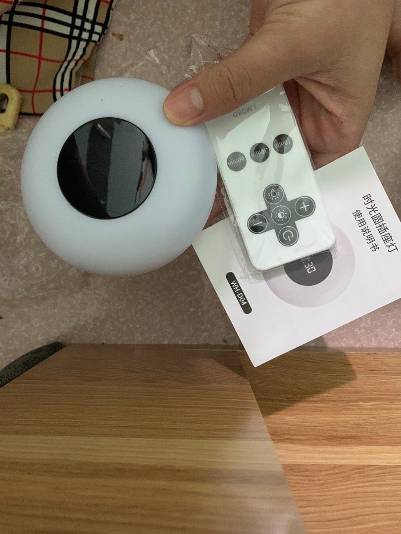 Đèn xài rất okey nhé ạh... điều khiển rất nhạy luôn, chỉnh màu sáng tối theo ý mình nói chung hài lòng