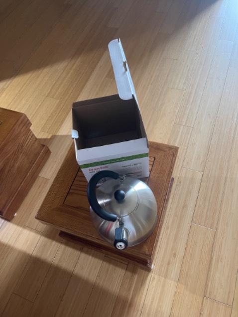 Đóng gói cẩn thẩn. Giao hàng có báo trước. Sản phẩm đúng như quảng cáo. Ấm có cảm giác mỏng. Còi to.