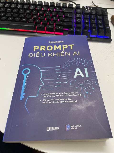 Sách rất giá trị với tôi. Các kiến thức áp dụng vào thực tế ngay. Lại có sản phẩm số hàng ngàn câu lệnh và Bot chuyên tạo câu lệnh prompt thật quá tuyệt vời. Xin cảm ơn