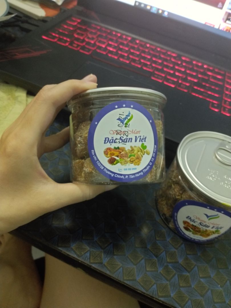 ban đầu cứ tưởng nhận đc gói như trong hình, nhưng lúc nhận hàng lại nhận đc 2 hộp be bé xinh xinh, cũng xịn xò phết! Quan trọng là vị rất ngon luôn ạ!