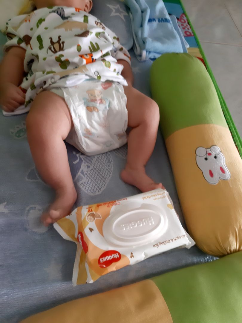 Bữa đầu là đc tặng thêm gói . Nhưng vì thấy nhiều tiền quá nên lưỡng lự chưa muốn mua+ thêm phí giao hàng cũng hơi cao nên cho vào giỏ hàng rồi để đó.  nay  quyết định mua thì nó lại hết tặng. Nhưng đc giảm 20k phí ship nên thôi mua luôn. đằng nào cũng phải dùng. mua nhiều thì giá sỉ.lẻ cũng hơn 40k rồi. lần đầu xài thấy thích quá nên mua luôn.