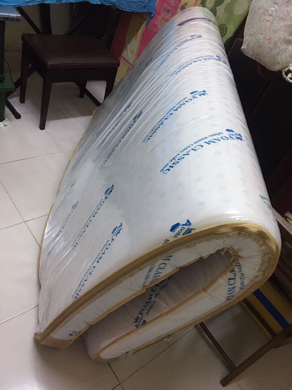 Giao hàng nhanh, hàng giống ảnh, đẹp, shop tự giao hàng nên nhiệt tình, mang vô tận nơi, lần đầu tiên mua hàng trên trang điện tử tiki mà thấy rất hài lòng