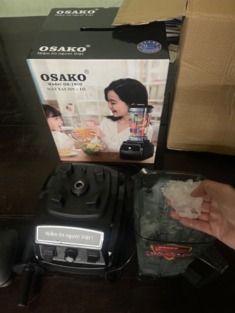 Mới nhận hàng, *** khá ổn.
Đá xay mịn làm các món đá xay tốt.
Cối bằng nhựa, cầm nhẹ. Độ bền và chất lượng máy thì cần thời gian trả lời thêm.
Đóng gói kỹ, dịch vụ tốt, ship nhanh.