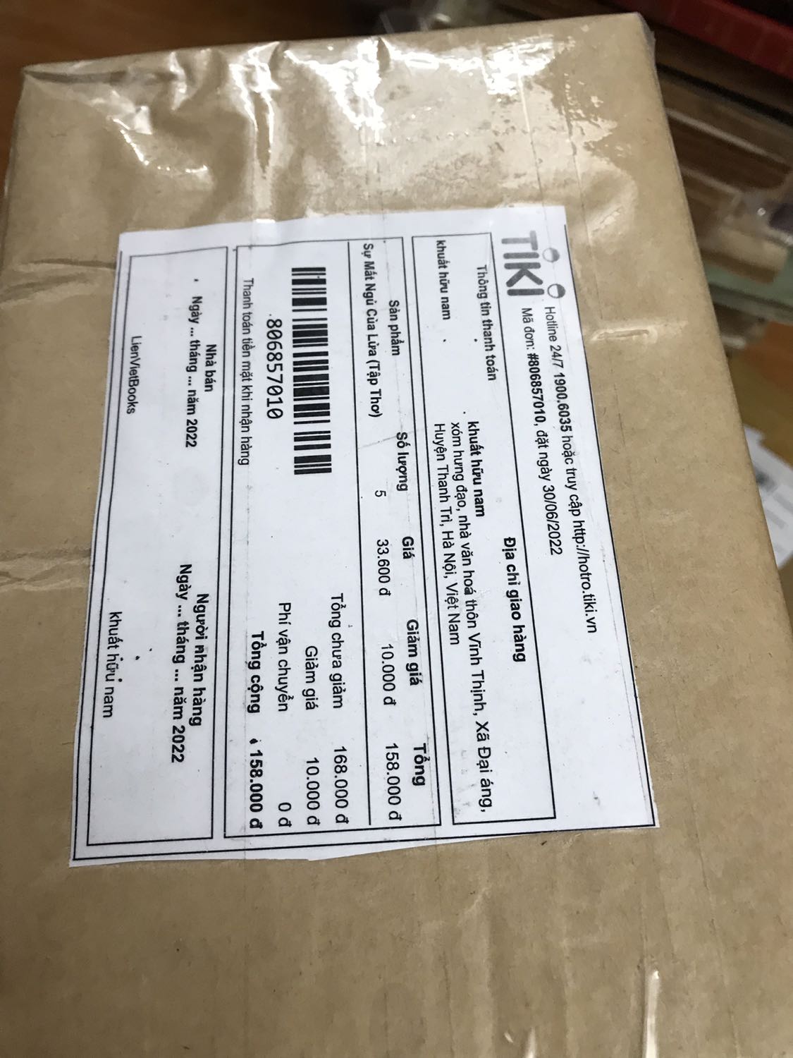 Mua 5 cuốn thì nhà sách chỉ giao có 1 cuốn
Tôi để nguyên chưa bóc
Quá tệ