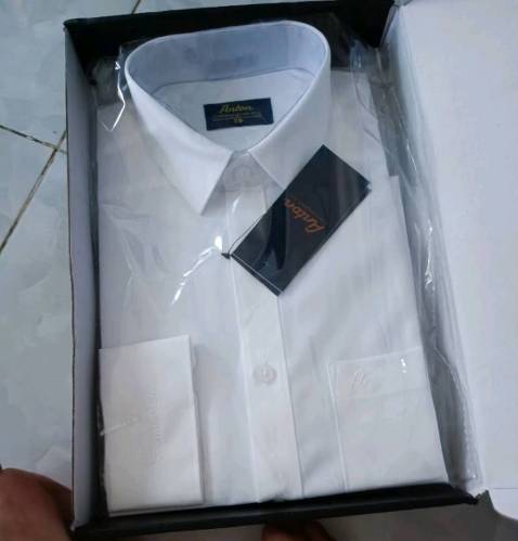 Áo nhận được rất đẹp và chất vải mềm, mát. Chất vải mềm tay và làm quà tặng phù hợp. Rất hài lòng với cách shop tư vấn và giới thiệu sản phẩm. Nhận hàng được khá nhanh dù mới đặt 2 ngày. Sẽ tiếp tục ủng hộ shop