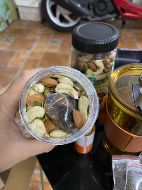 Mua lần thứ 3 rồi. Ngon lắm luôn. Đợt này giao nhanh hơn . Hàng tặng đầy đủ. Ly nước siêu dễ thương.