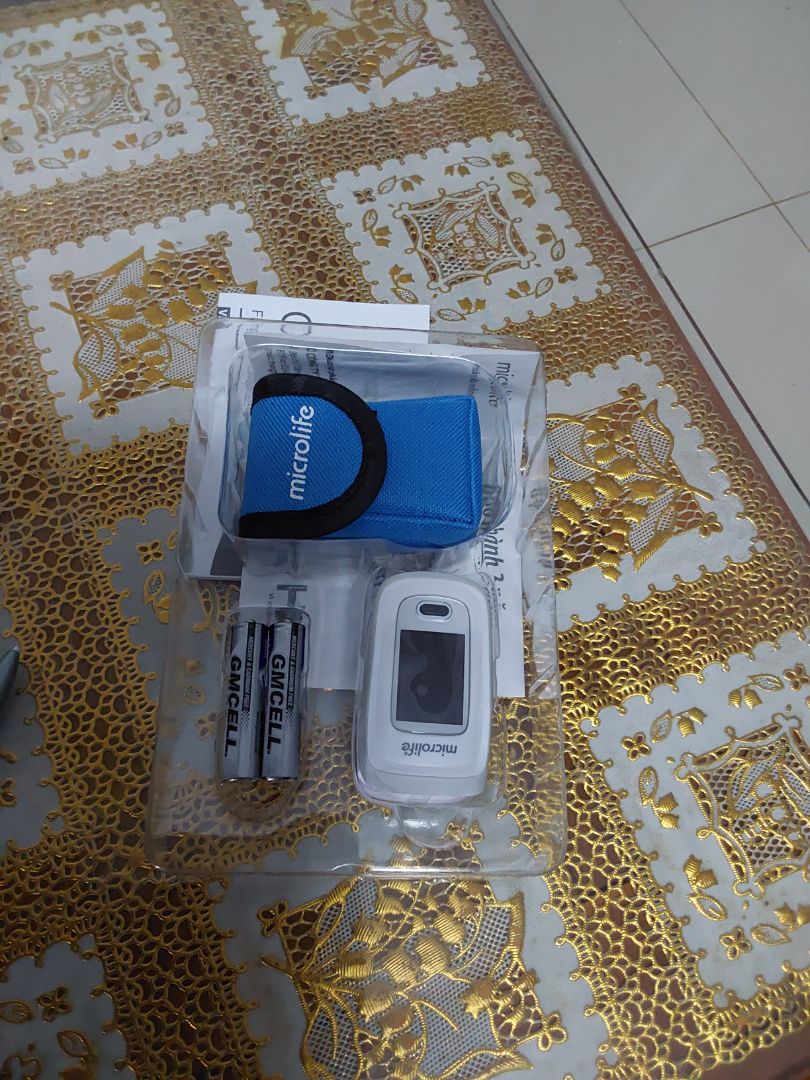 Máy nhỏ, gọn, dễ xài, có pin và bao kèm theo rất tiện. Tình hình dịch bệnh phức tạp sắm một bộ để nhà cho an tâm có khi cần dùng đến.