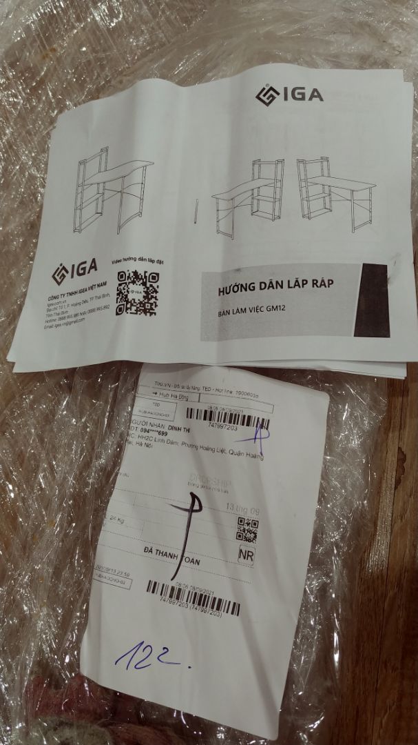 giao nhầm bản vẽ. mua kệ lại giao bản vẽ của bàn. chả biết lắp thế nào nữa. thiết kế đẹp. chất liệu thấy không chắc chắn vì mấy góc có dấu hiệu va đập khi vận chuyển trong xưởng . Hàng giao ngập bụi. quét và lau mất 20 phút. sao ở xưởng có máy hơi không làm sạch luôn cho khách? giao nhầm bản vẽ. mua kệ lại giao bản vẽ của bàn. chả biết lắp thế nào nữa. thiết kế đẹp. chất liệu thấy không chắc chắn vì mấy góc có dấu hiệu va đập khi vận chuyển trong xưởng . Hàng giao ngập bụi. quét và lau mất 20 phút. sao ở xưởng có máy hơi không làm sạch luôn cho khách?