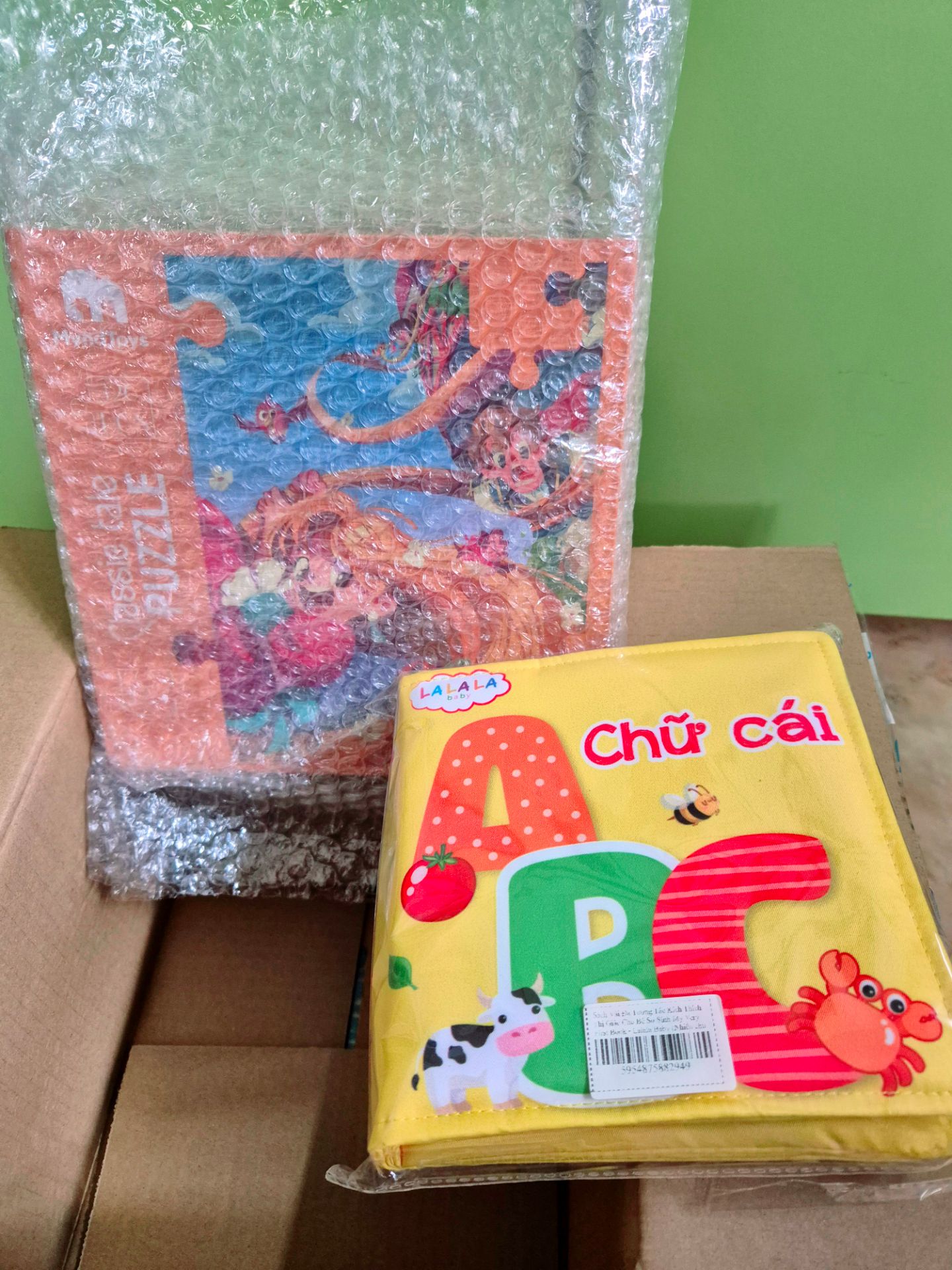 Sách mới dc bọc cẩn thận, giao hàng siêu nhanh, thùng carton của tiki đẹp mình có thể tái chế