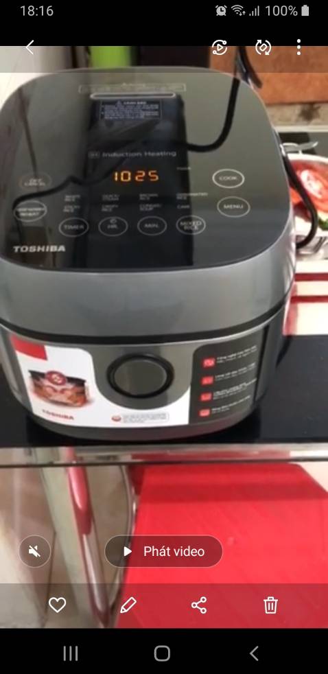 Máy rất đẹp, sáng bóng. Lòng nồi dầy nặng, nấu cơm ngon. Nhiều chương trình nấu, dể đièu khiển.