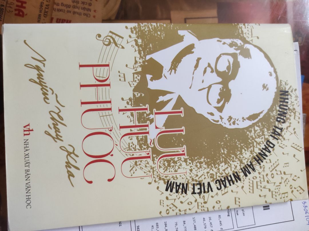 Sách viết về cuộc đời của nhạc sĩ Lưu Hữu Phước. Ngoài ra cùng bộ còn nhiều quyển viết về các nhạc sĩ tài danh khác trong làng âm nhạc cách mạng Việt Nam.