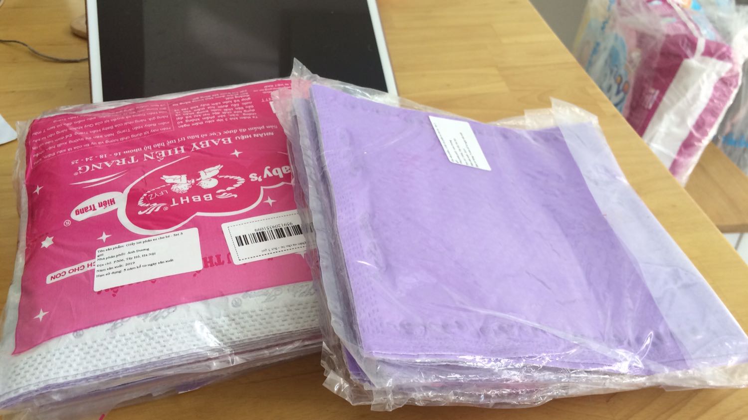 Giấy ko đẹp, ko đúng như thông tin miêu tả sp. Để 1 gói là 30 tờ nhưng thực tế 1 gói chỉ có 8 tờ. Tính ra giá quá mắc