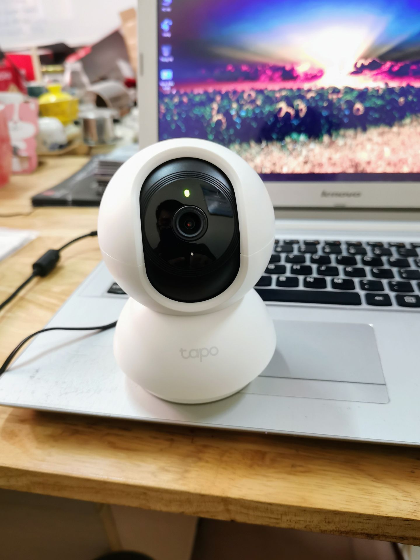 Đóng gói đẹp, giao hàng nhanh, dễ kết nối, *** qua thì rất ổn, app quản lý giao diện trực quan, dễ thao tác, có tiếng Việt. Giá quá tốt cho một sản phẩm thương hiệu nổi tiếng (mình áp mã còn có 449k). Chất lượng thì phải để thời gian trả lời. Nếu ok thì sẽ còn ủng hộ TPLink và Tiki nhiều 😁