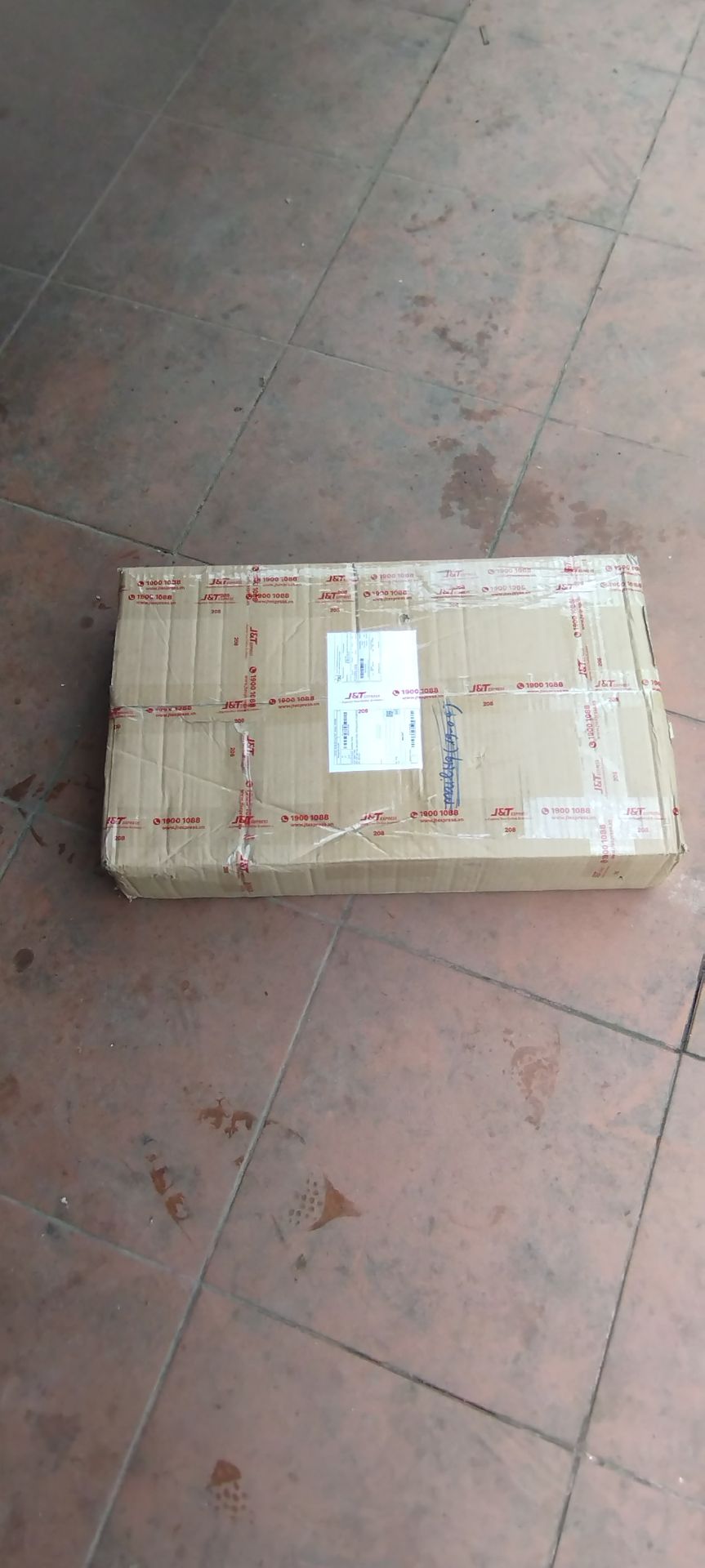 sản phẩm y như hình. shop phục vụ nhiệt tình, Khi giao hàng tấm pin bị vỡ shop đã gửi lại cho tấm pin mới. Cảm ơn shop rất nhiều, chạy thử xem vài tháng xem nếu tốt sẽ mua ủng hộ shop nhiều hơn