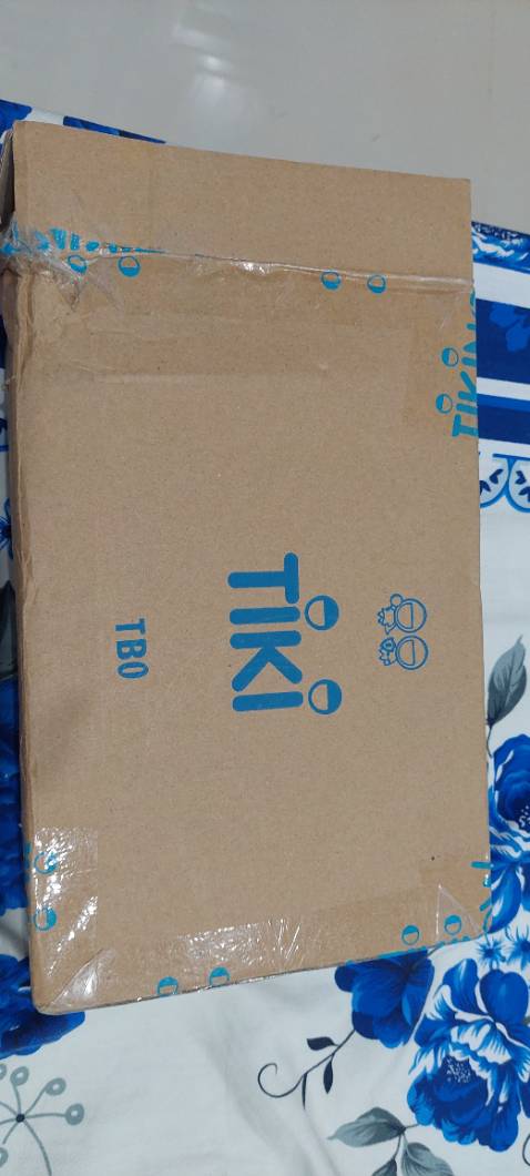 Giao nhanh, mới đặt 1 ngày đã giao. Có cái bị dính vết dơ